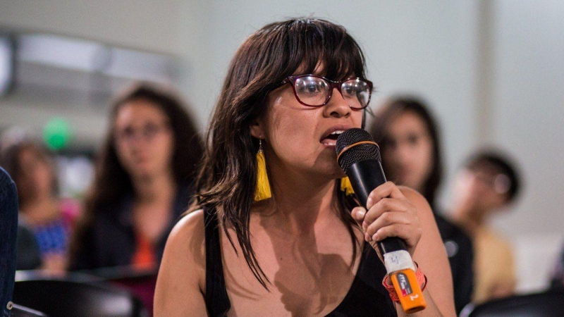 Ana Lucía Ixchiú Hernández en un encuentro de defensoras en Argentina