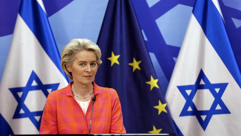 La presidenta de la Comisión Europea, Urseula Von der Leyen, tras su encuentro con el primer ministro de Israel, Naftali Bennett, en Jerusalén. — AMIR COHEN / POOL / EFE/EPA