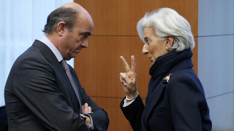 15/06/2022. La presidenta del BCE, Cristine Lagarde, conversa con el vicepresidente Luis de Huindos, a 7 de febrero de 2021.