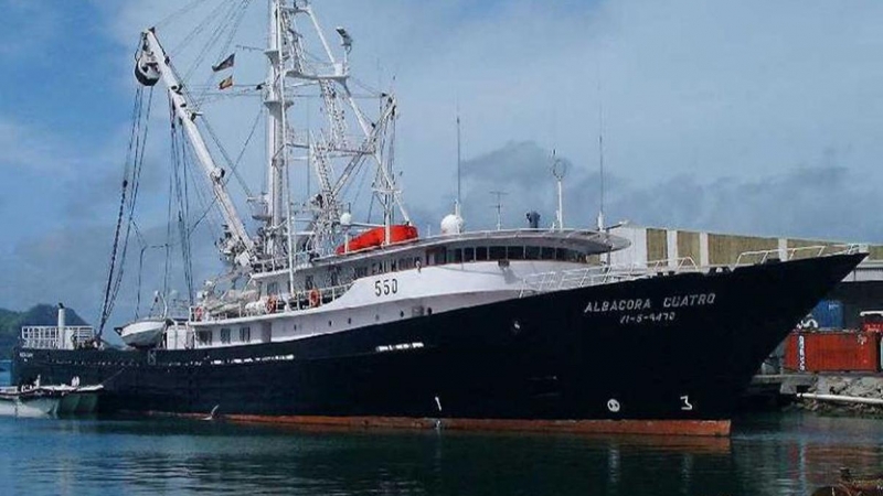 El atunero Albacora Cuatro