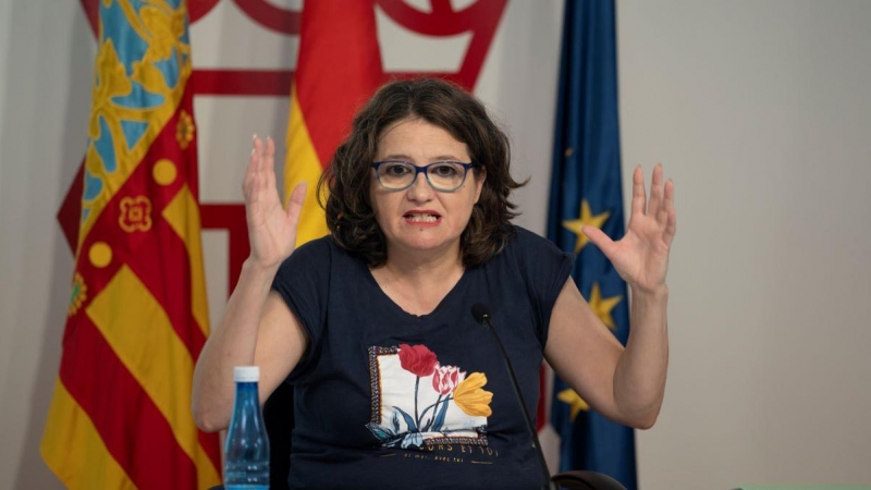 La vicepresidenta y portavoz del Consell, Mónica Oltra, comparece en rueda de prensa tras el Pleno del Consell, en el Palau del Marqués de Castellfort, a 10 de junio de 2022, en València.