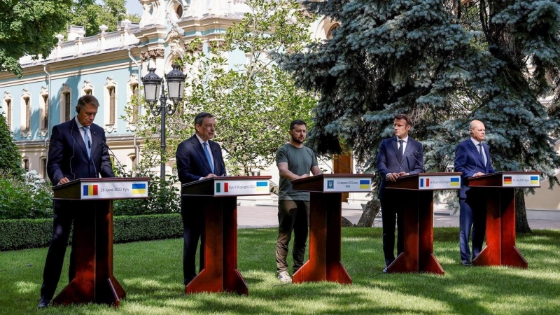 16/06/2022-El presidente rumano, Klaus Iohannis, el primer ministro italiano, Mario Draghi, el presidente ucraniano, Volodymyr Zelensky, el presidente francés, Emmanuel Macron, y el canciller alemán, Olaf Scholz, ofrecen una rueda de prensa en Kiev