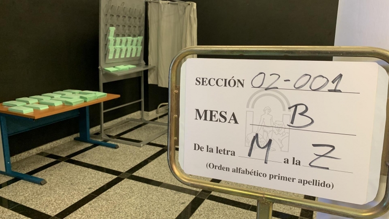 Colegios electorales preparados para las elecciones mañana en Andalucía