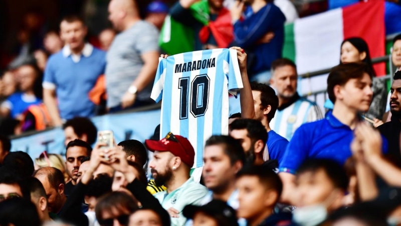 23/06/2022 - Una camiseta de Maradona expuesta durante el partido de fútbol de la Conmebol 2022 - Copa de Campeones de la UEFA, Finalissima 2022, entre Italia y Argentina el 1 de junio de 2022 en el estadio de Wembley en Londres, (Inglaterra).