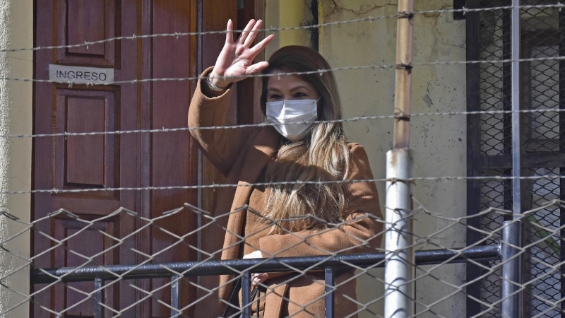 24/06/2022 - La expresidenta interina de Bolivia Jeanine Áñez camina el 15 de junio de 2022 en la cárcel de Mujeres de Miraflores en la Paz, (Bolivia).