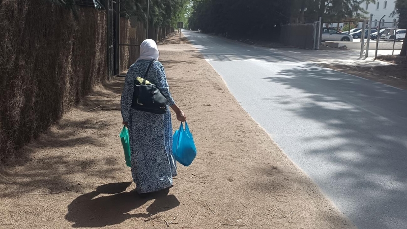 S. B., temporera marroquí enferma de cáncer que lleva 14 años acudiendo a la campaña de Huelva, en una imagen facilitada por Jornaleras de Huelva en Lucha