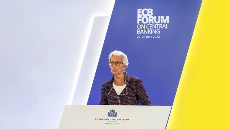 La presidenta del BCE, Christine Lagarde, durante su intervención en la inauguración del foro de bancos centrales,en Sintra (Portugal).