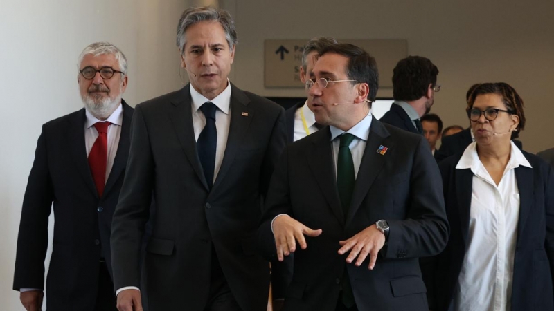 El secretario de Estado de Estados Unidos, Antony Blinken se reúne con el ministro español de Asuntos Exteriores, José Manuel Albares, en el marco de la sesión de tarde de la primera jornada de la Cumbre de la OTAN, este miércoles en Madrid.