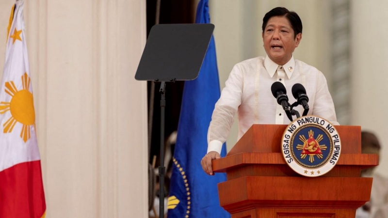 El recién elegido presidente de Filipinas, Marcos Jr., hijo del difunto dictador Ferdinand Marcos, pronuncia un discurso durante la ceremonia de inauguración en el Museo Nacional de Manila, Filipinas, a 30 de junio de 2022.