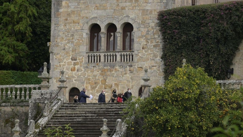 Técnicos de la Consellería de Cultura de la Xunta de Galicia realizan el inventario del Pazo de Meirás, bajo supervisión de la comitiva judicial, en Sada, A Coruña, Galicia, a 11 de noviembre de 2020.