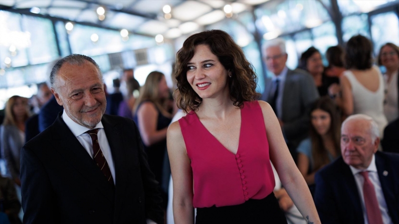 La presidenta de la Comunidad de Madrid, Isabel Díaz Ayuso, durante el acto del premio Especial a la Administración Sanitaria, en la XIX Gala de Verano de la Sanidad Española organizada por ‘Redacción Médica’, en la finca La Gaviota, a 30 de junio de 2022