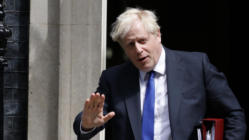 06/07/22. Boris Johnson abandona su residencia para dirigirse al Parlamento de Reino Unido en Londres, a 6 de julio de 2022.