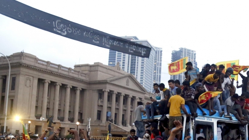 Manifestaciones junto a la residencia del primer ministro de Sri Lanka en Colombo. -HIRANTHA WITHANAGE / ZUMA PRESS / CONTACTOPHOTO