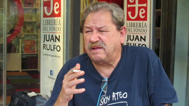 El escritor Paco Ignacio Taibo II, en la Librería Juan Rulfo de Madrid.