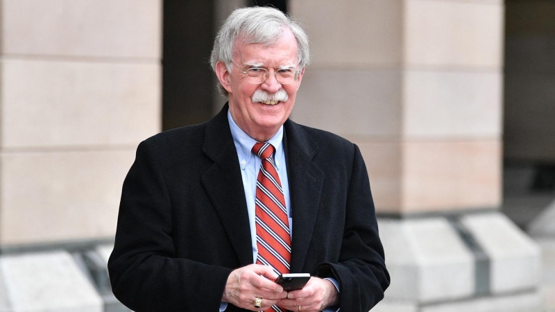 14/07/2022 - El exasesor de Seguridad Nacional de EEUU, John Bolton, sonríe en Westminster, Londres, el 16 de noviembre de 2021.