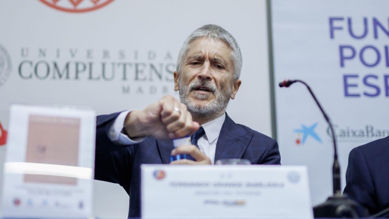 El ministro de Interior, Fernando Grande-Marlaska, durante la jornada inaugural de los Cursos de Verano Complutense (UCM) en El Escorial, a 4 de julio de 2022.