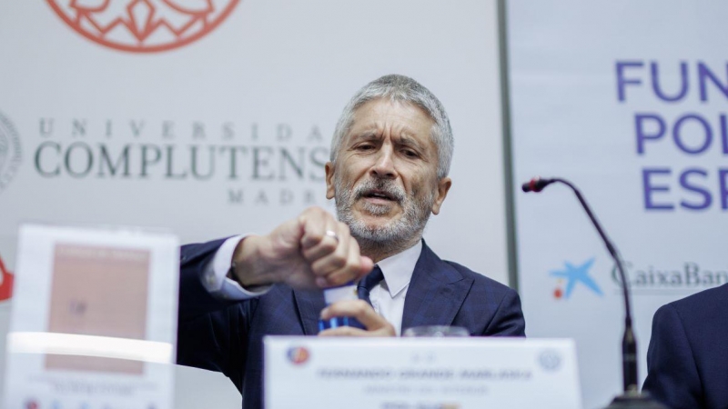 El ministro de Interior, Fernando Grande-Marlaska, durante la jornada inaugural de los Cursos de Verano Complutense (UCM) en El Escorial, a 4 de julio de 2022.