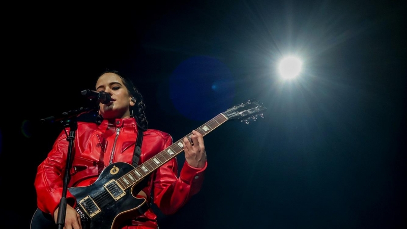La cantante Rosalía actúa dentro de su gira ‘Motomami Tour’ en el Wizkink Center, a 19 de julio de 2022, en Madrid (España).