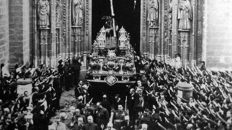 El Gran Poder en la Catedral de Sevilla en 1939.