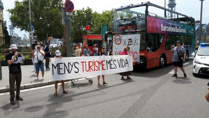 Una protesta contra la massificació turística de l'Assemblea de Barris pel Decreixement Turístic (ABDT).