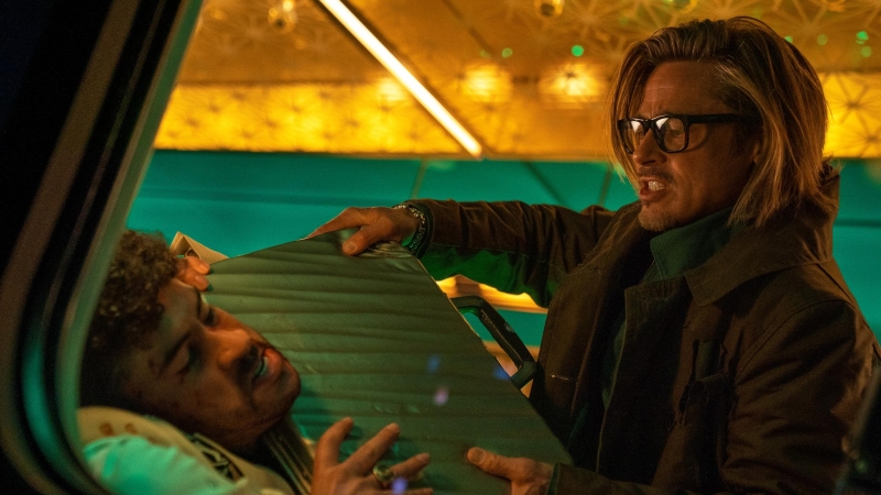 Escena con Bad Bunny y Brad Pitt en 'Bullet Train'