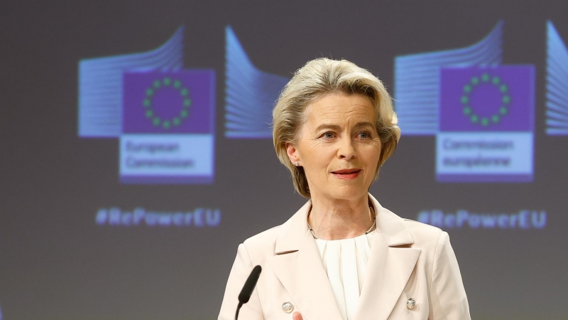 20/07/2022-La presidenta de la Comisión Europea, Ursula von der Leyen, asiste a una rueda de prensa sobre el paquete 'Ahorrar gas para un invierno seguro' en la Comisión Europea en Bruselas, Bélgica, el 20 de julio de 2022.