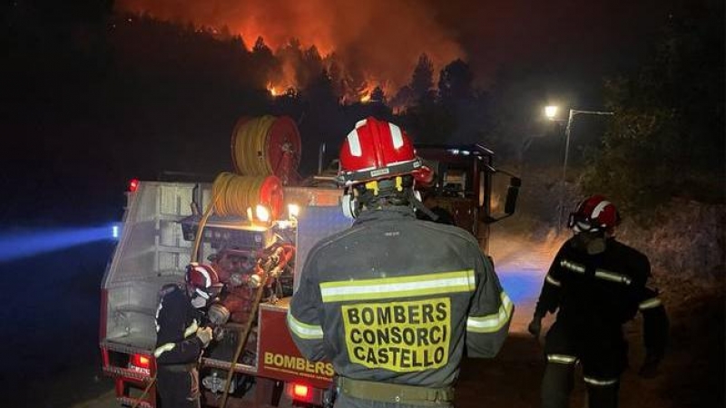 Bomberos trabajando en el incendio de Bejís / Consorcio de Bomberos de Castellón