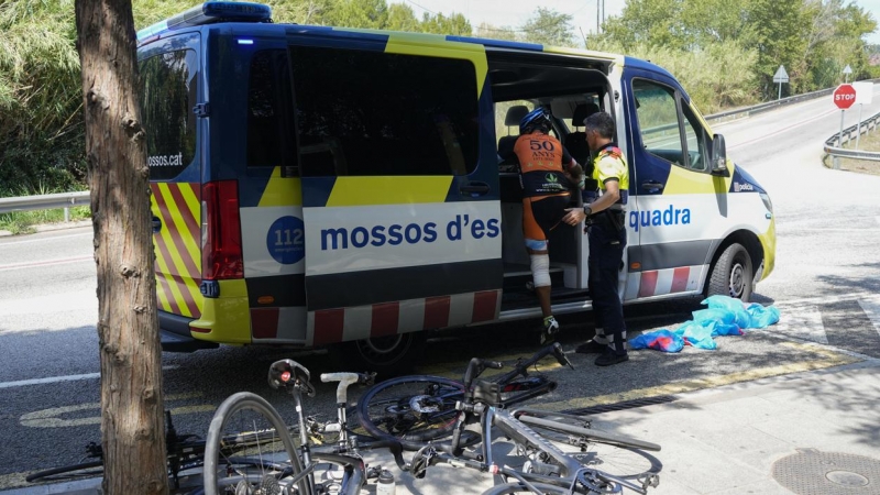 22/08/2022 Un coche ha embestido a un grupo de 9 ciclistas en la C-243c, a la altura de Castellbisbal (Barcelona), y se ha dado a la fuga dejando al menos dos muertos