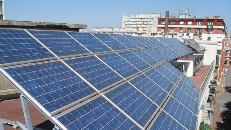 24/08/2022. La instalación de placas solares en las viviendas ha comenzado a acelerarse en España, a 26 de febrero de 2017.