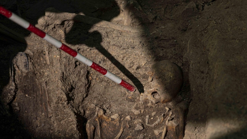 Un segundo cráneo con un puente de oro en la dentadura, aún por confirmar si es de unos de los fusilados en Colmenar Viejo en 1939.