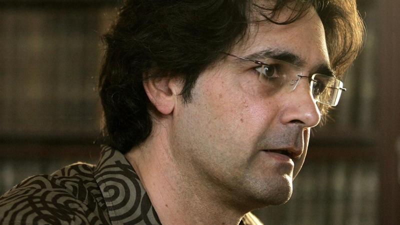 Fotografía de archivo, tomada el 4 de octubre de 2006, del escritor Vicenç Pagès Jordà, ganador del premio Sant Jordi en 2013 con la novela 'Dies de frontera'.