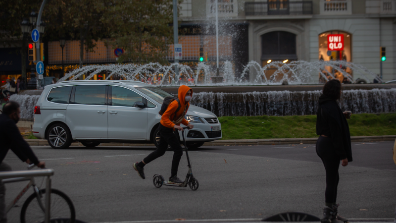 Herido un ciclista al colisionar con un patinete eléctrico, cuyo conductor se dio a la fuga