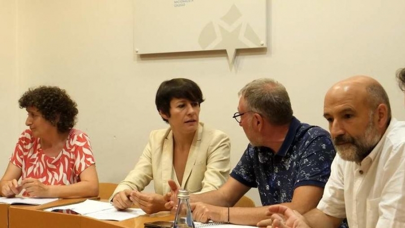 29/8/22 Ana Pontón, en el centro, durante la reunión de la ejecutiva nacional del BNG celebrada este lunes en Compostela.