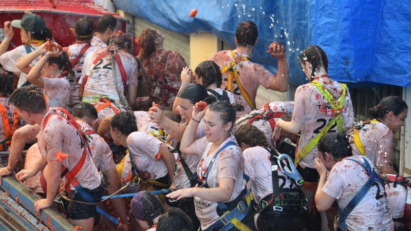 31/8/22 Miles de personas participan en la Tomatina de Bunyol de 2022, a 31 de agosto de 2022.