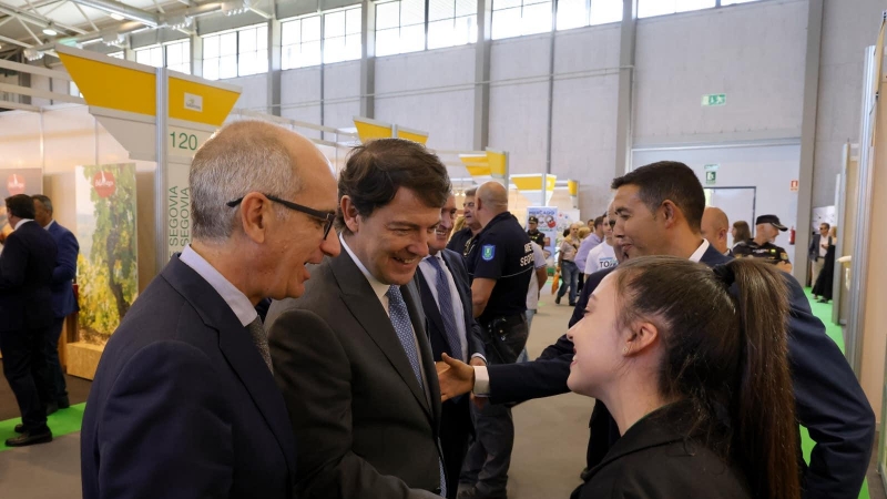 Mañueco con el imputado presidente del PP en Salamanca