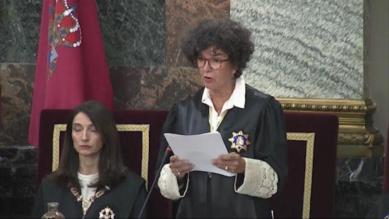 La teniente fiscal María Ángeles Sánchez Conde lee el discurso que había preparado Álvaro García, el nuevo fiscal general del Estado, en la apertura del año judicial, sobre la memoria de la Fiscalía de 2021