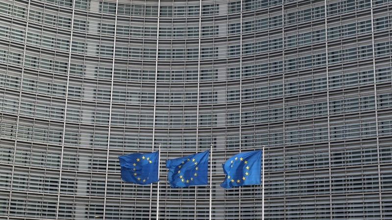Tres banderas de la Unión Europea en una imagen de archivo del 10 de abril de 2019.