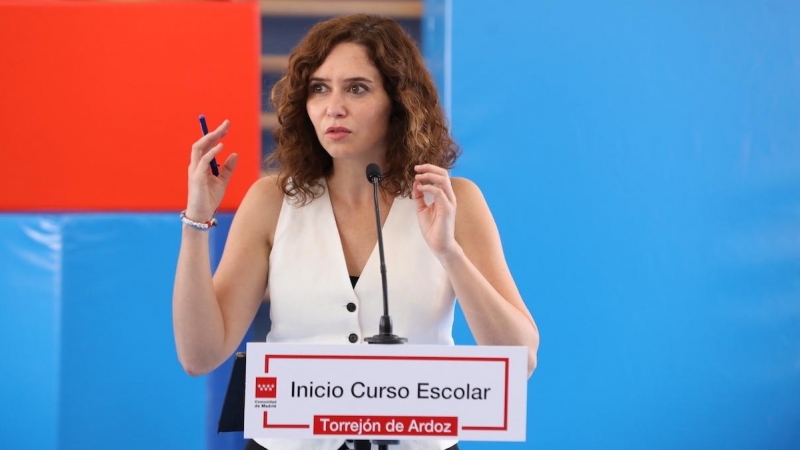 La presidenta de la Comunidad de Madrid, Isabel Díaz Ayuso, interviene en la inauguración del curso escolar, a 7 de septiembre de 2022, en Torrejón de Ardoz, Madrid.