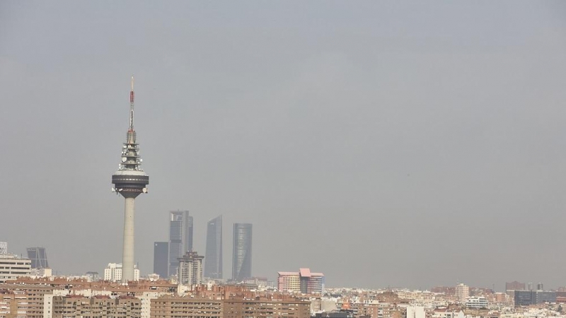 10/09/2022. Vista del cielo contaminado de Madrid, a 11 de febrero de 2022.