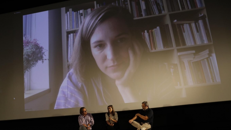 13/9/22 La directora Carla Simón asiste por videoconferencia tras ser seleccionada su película, 'Alcarràs', a los Oscar este martes en la Academia de Cine española en Madrid, a 13 de septiembre de 2022.