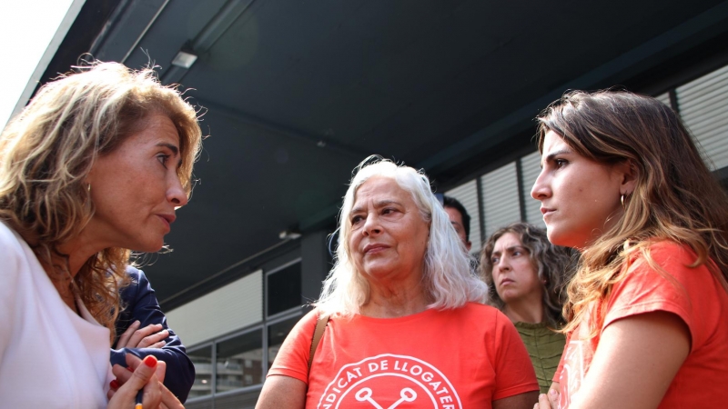 La presidenta de la Taula del Tercer Sector Social, Francina Alsina, i la portaveu de l'Aliança contra la Pobresa Energètica, Maria Campuzano.