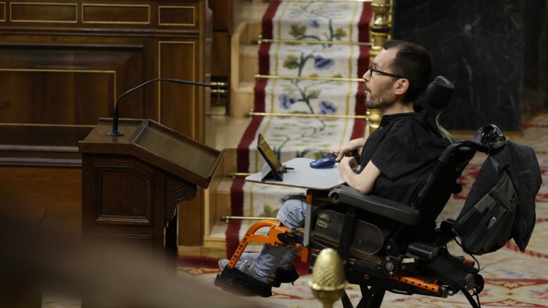 El portavoz de Unidas Podemos en el Congreso, Pablo Echenique, durante un pleno del Congreso, a 13 de septiembre de 2022.