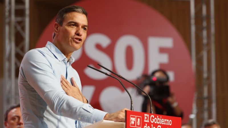 El presidente del Gobierno, Pedro Sánchez, da un discurso durante la reunión del Consejo Político Federal del PSOE, este sábado, en Zaragoza.