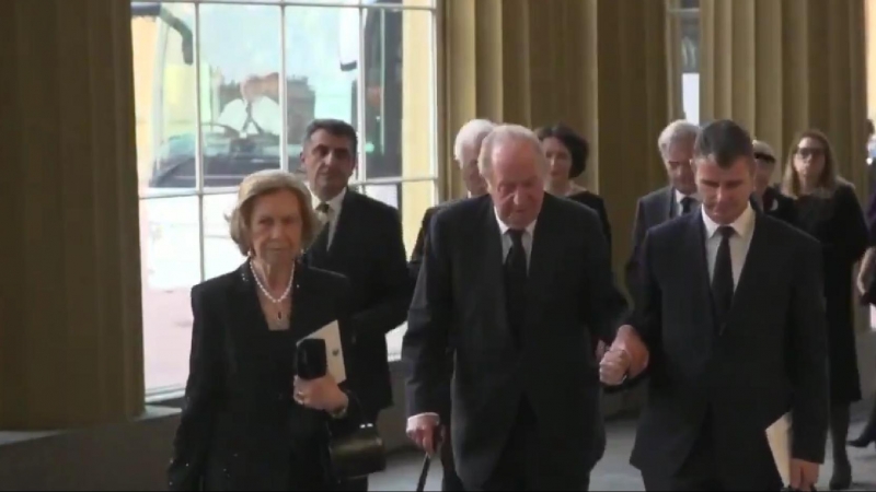 El rey emérito y la reina emérita, Juan Carlos y Sofía, asisten a la recepción real con Carlos III tras la muerte de Isabel II.