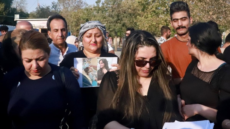 Los kurdos iraníes participan en una marcha en un parque en la ciudad kurda iraquí de Sulaimaniya contra el asesinato de Mahsa Amini, a 19 de septiembre de 2022.