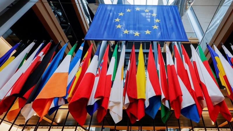 Las bandera de los países de la UE en el Parlamento Europeo, en Estrasburgo. REUTERS/Ronald Wittek/Pool