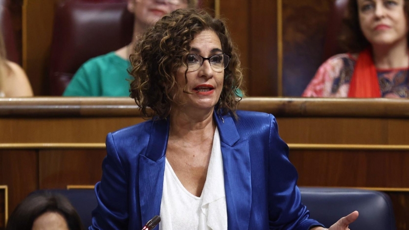 La ministra de Hacienda, María Jesús Montero, durante una sesión de control al Gobierno en el Congreso de los Diputados.