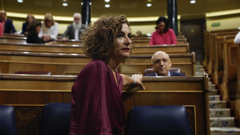 22/09/2022.- La ministra de Hacienda, María Jesús Montero, durante el pleno celebrado este jueves en el Congreso. EFE/J.J. Guillén