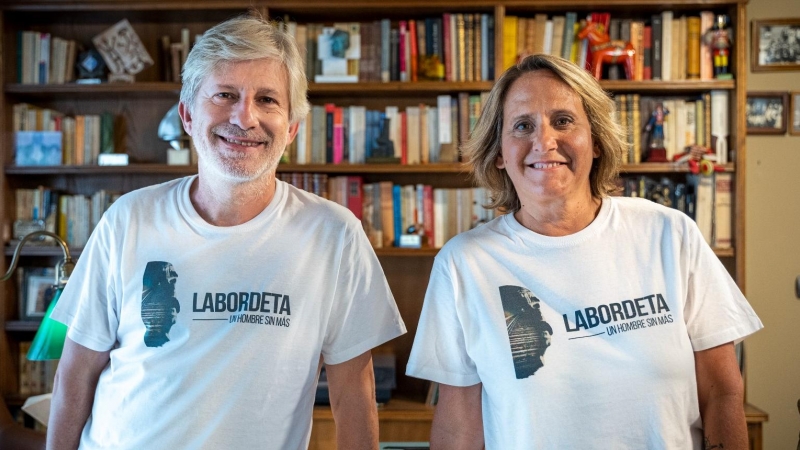 Paula Labordeta y Gaizka Urresti, directores del documental 'Labordeta, un hombre sin más'.