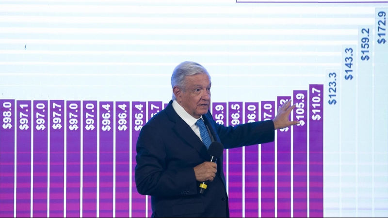 23/09/2022-El mandatario mexicano, Andrés Manuel López Obrador, durante una rueda de prensa este viernes, en el Palacio Nacional de la Ciudad de México (México)